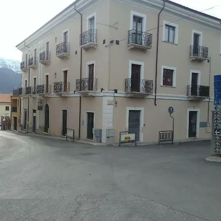 Appartement Palazzo Camelot, 19 Via Nazionale à San Demetrio ne' Vestini Extérieur photo