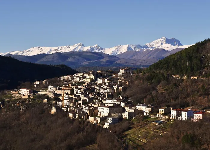 Palazzo Camelot, 19 Via Nazionale